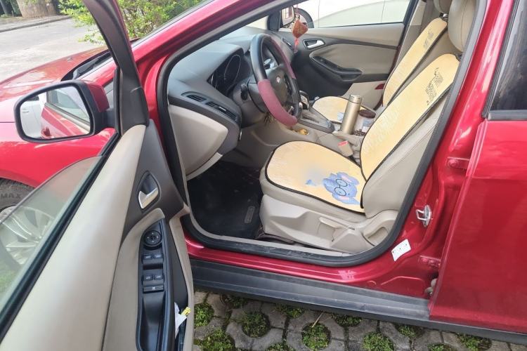 Used Ford Focus 2012 Sedan 1.6L Automatic Comfort Model Driver Seat