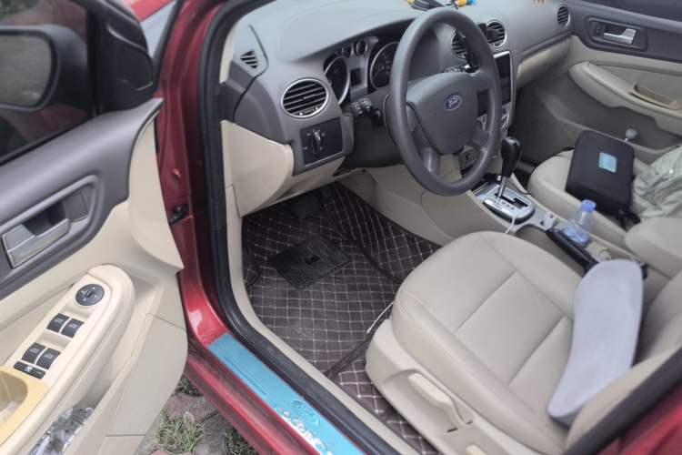 Used Ford Focus 2012 Hatchback Classic 1.8L Automatic Fashion Edition Driver Seat