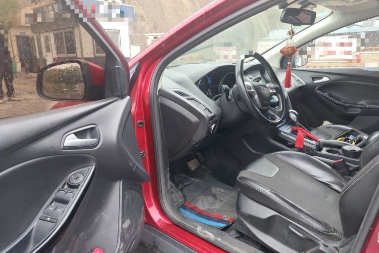 Used Ford Focus 2012 Hatchback 1.6L Automatic Fashion Edition Driver Seat