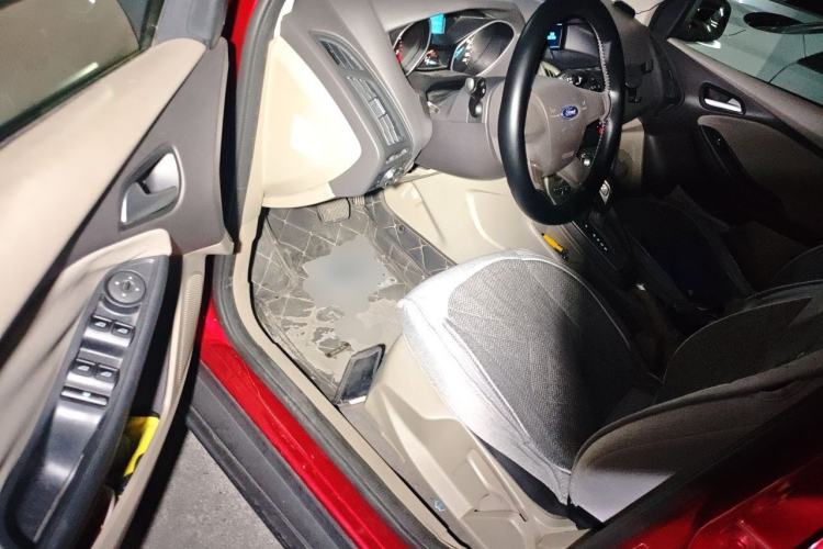 Used Ford Focus 2012 Sedan 1.6L Automatic Comfort Model Driver Seat