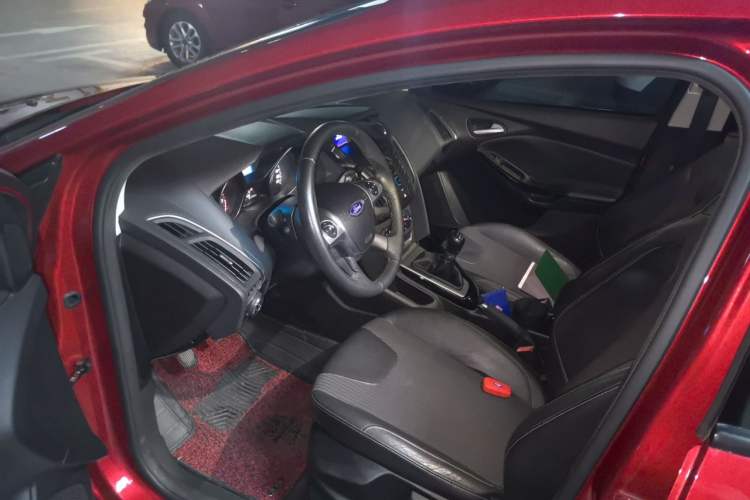 Used Ford Focus 2012 Hatchback 1.6L Manual Fashion Edition Driver Seat