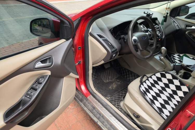 Used Ford Focus 2012 Sedan 2.0L Automatic Flagship Model Driver Seat