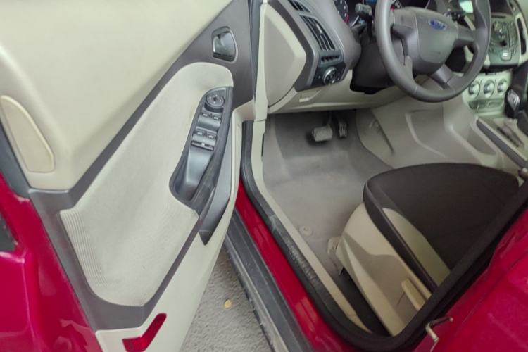 Used Ford Focus 2012 Sedan 1.6L Automatic Comfort Model Driver Seat