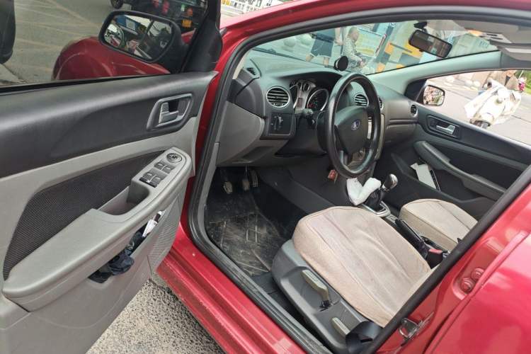 Used Ford Focus 2012 Hatchback Classic 1.8L Manual Fashion Edition Driver Seat