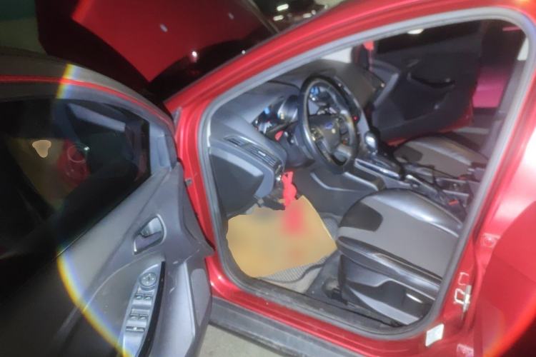 Used Ford Focus 2012 Sedan 1.6L Automatic Fashion Edition Driver Seat