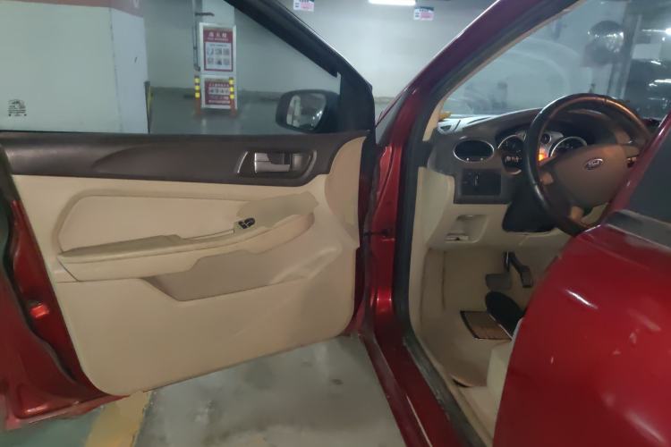 Used Ford Focus 2012 Sedan Classic 1.8L Automatic Base Model Driver Seat