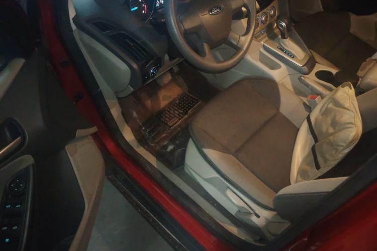 Used Ford Focus 2012 Sedan 1.6L Automatic Comfort Model Driver Seat