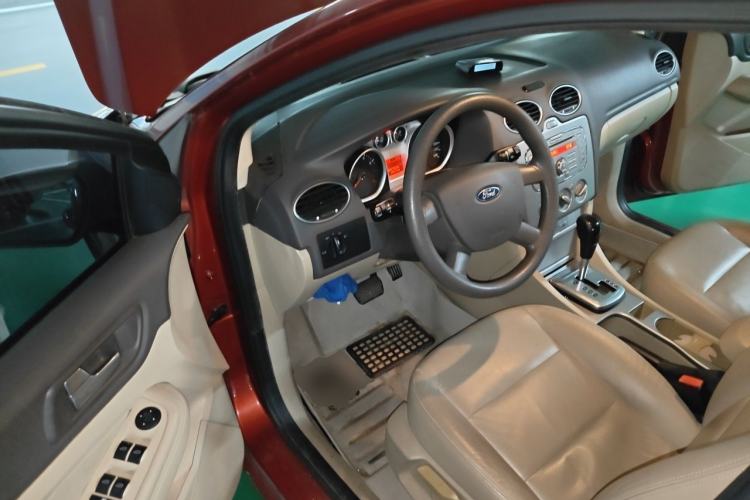 Used Ford Focus 2012 Sedan Classic 1.8L Automatic Fashion Edition Driver Seat