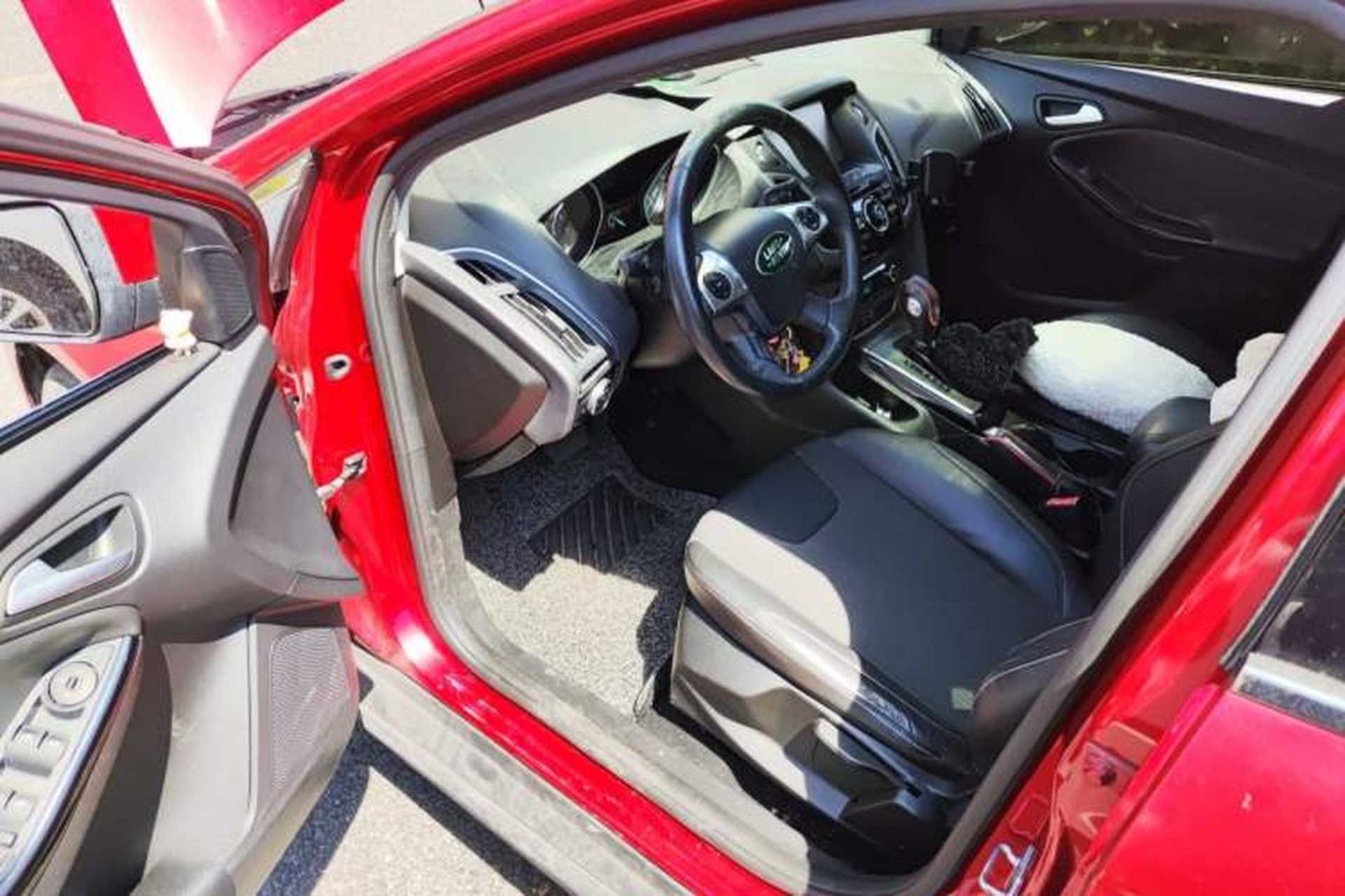 Used Ford Focus 2012 Sedan 1.6L Automatic Fashion Edition Driver Seat