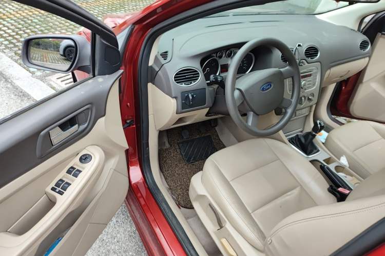 Used Ford Focus 2012 Hatchback Classic 1.8L Manual Fashion Edition Driver Seat