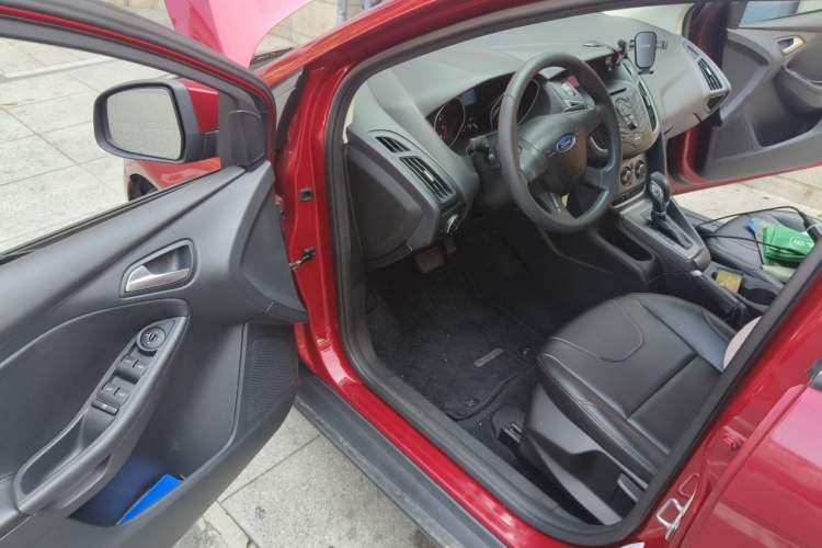 Used Ford Focus 2012 Hatchback 1.6L Automatic Comfort Model Driver Seat