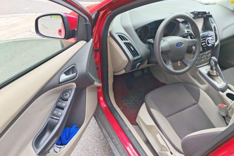 Used Ford Focus 2012 Sedan 1.6L Automatic Comfort Model Driver Seat