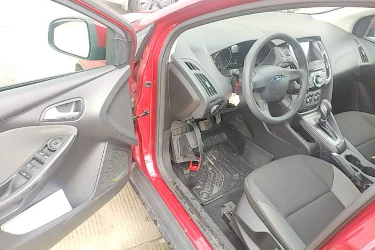 Used Ford Focus 2012 Hatchback 1.6L Automatic Comfort Model Driver Seat