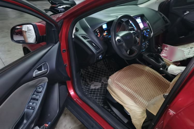 Used Ford Focus 2012 Hatchback 1.6L Manual Comfort Model Driver Seat