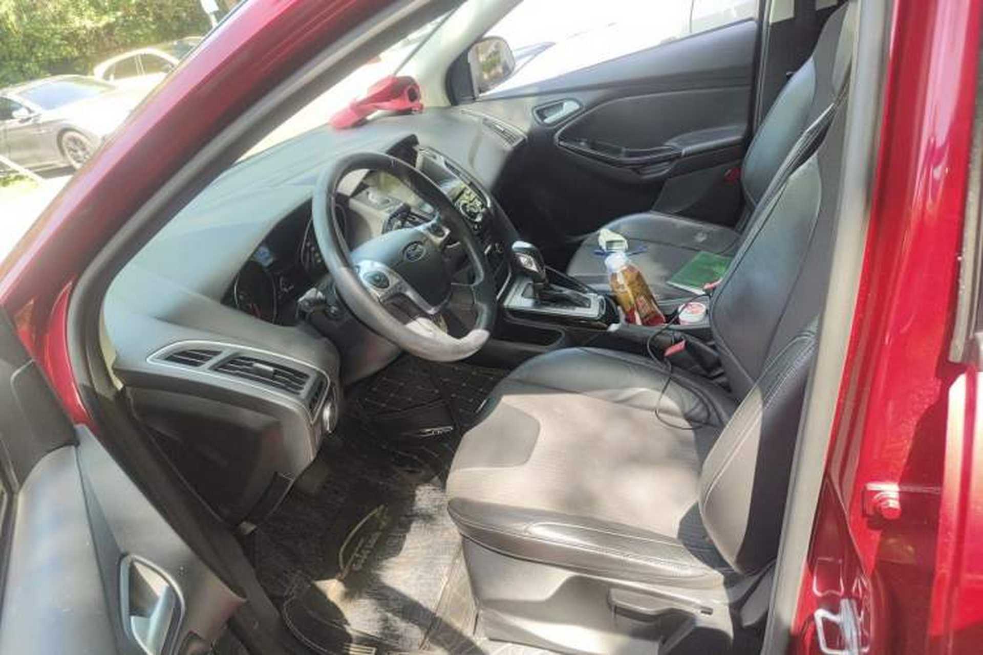 Used Ford Focus 2012 Sedan 1.6L Automatic Fashion Edition Driver Seat