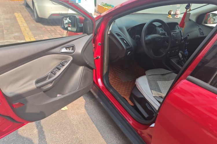 Used Ford Focus 2012 Hatchback 1.6L Automatic Comfort Model Driver Seat