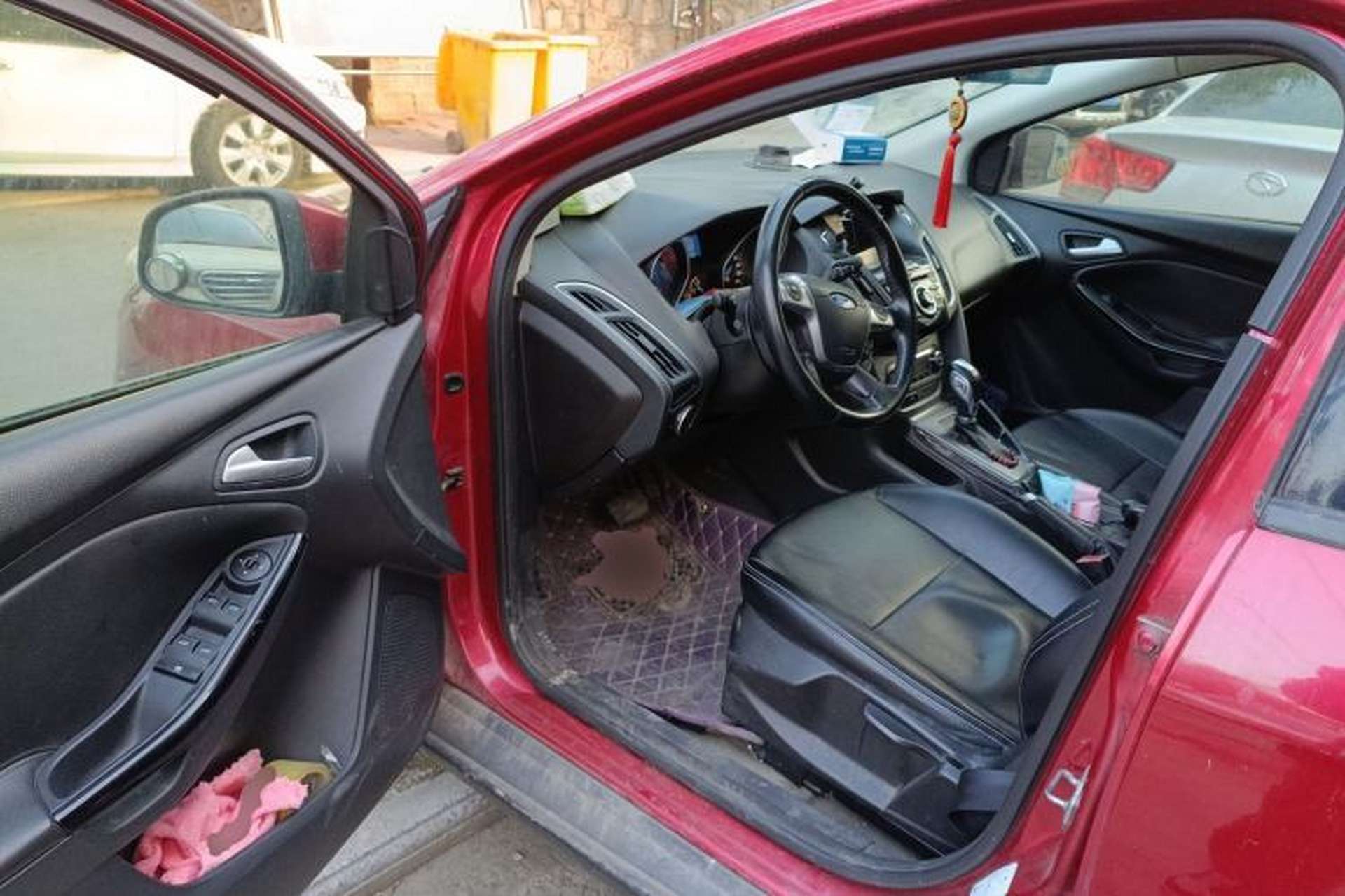 Used Ford Focus 2012 Hatchback 1.6L Automatic Fashion Edition Driver Seat