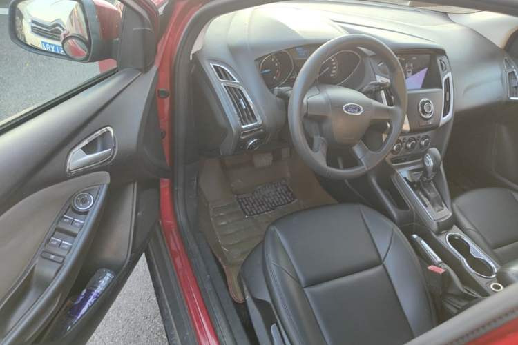 Used Ford Focus 2012 Hatchback 1.6L Automatic Comfort Model Driver Seat