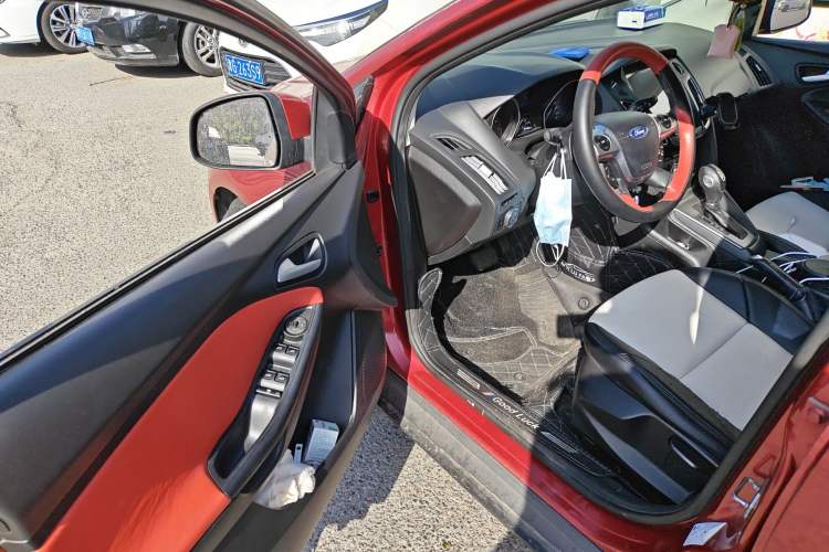 Used Ford Focus 2012 Hatchback 1.6L Automatic Comfort Model Driver Seat