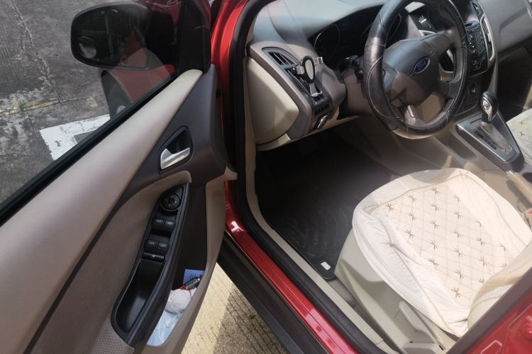Used Ford Focus 2012 Sedan 1.6L Automatic Comfort Model Driver Seat