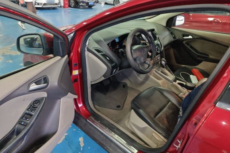 Used Ford Focus 2012 Sedan 1.6L Automatic Comfort Model Driver Seat