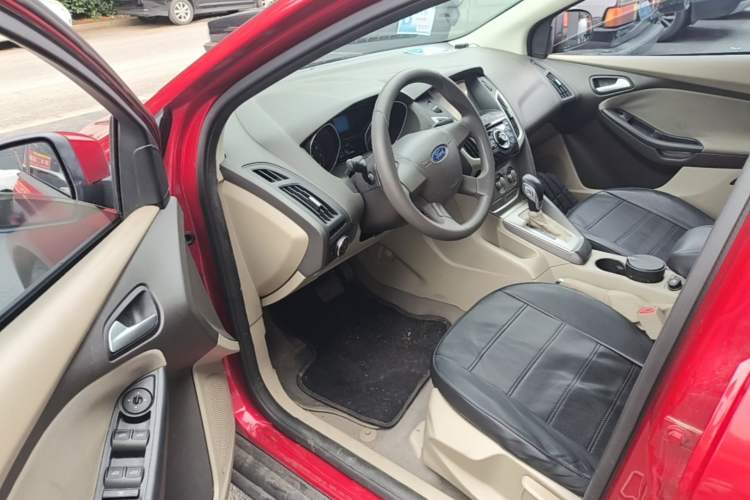 Used Ford Focus 2012 Sedan 1.6L Automatic Comfort Model Driver Seat