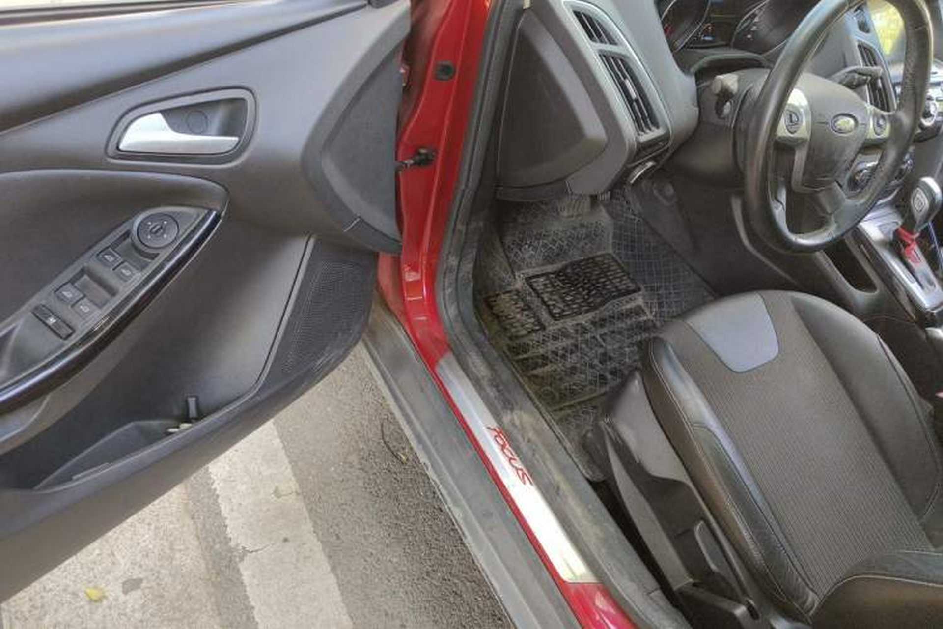 Used Ford Focus 2012 Hatchback 1.6L Automatic Fashion Edition Driver Seat