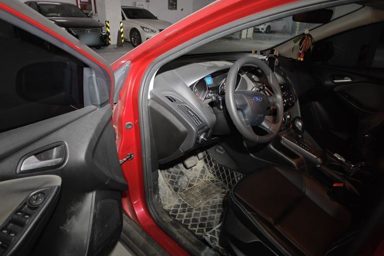 Used Ford Focus 2012 Hatchback 1.6L Automatic Comfort Model Driver Seat
