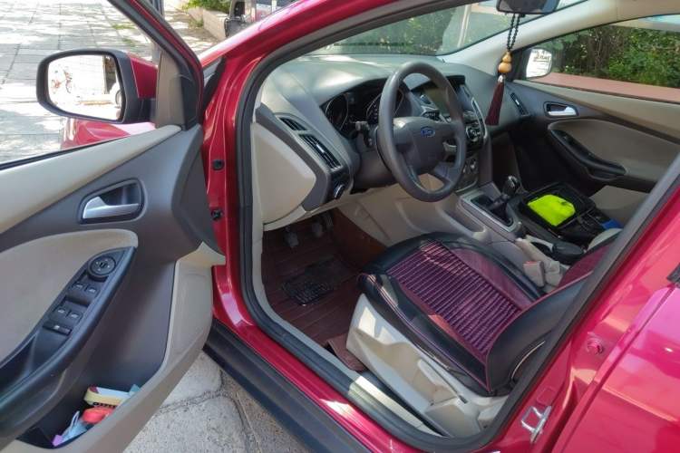 Used Ford Focus 2012 Sedan 1.6L Manual Comfort Model Driver Seat