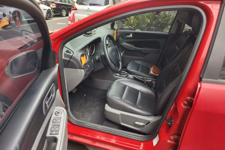 Used Ford Focus 2012 Hatchback Classic 1.8L Automatic Base Model Driver Seat