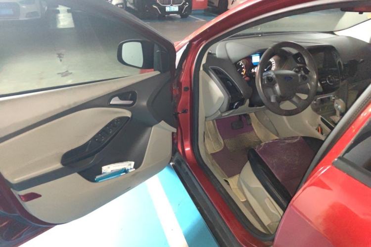 Used Ford Focus 2012 Hatchback 1.6L Automatic Fashion Edition Driver Seat