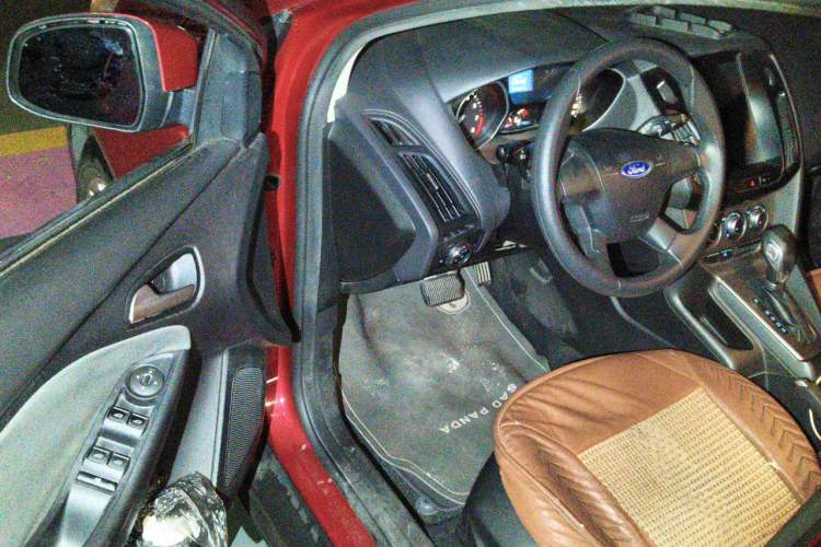 Used Ford Focus 2012 Hatchback 1.6L Automatic Comfort Model Driver Seat