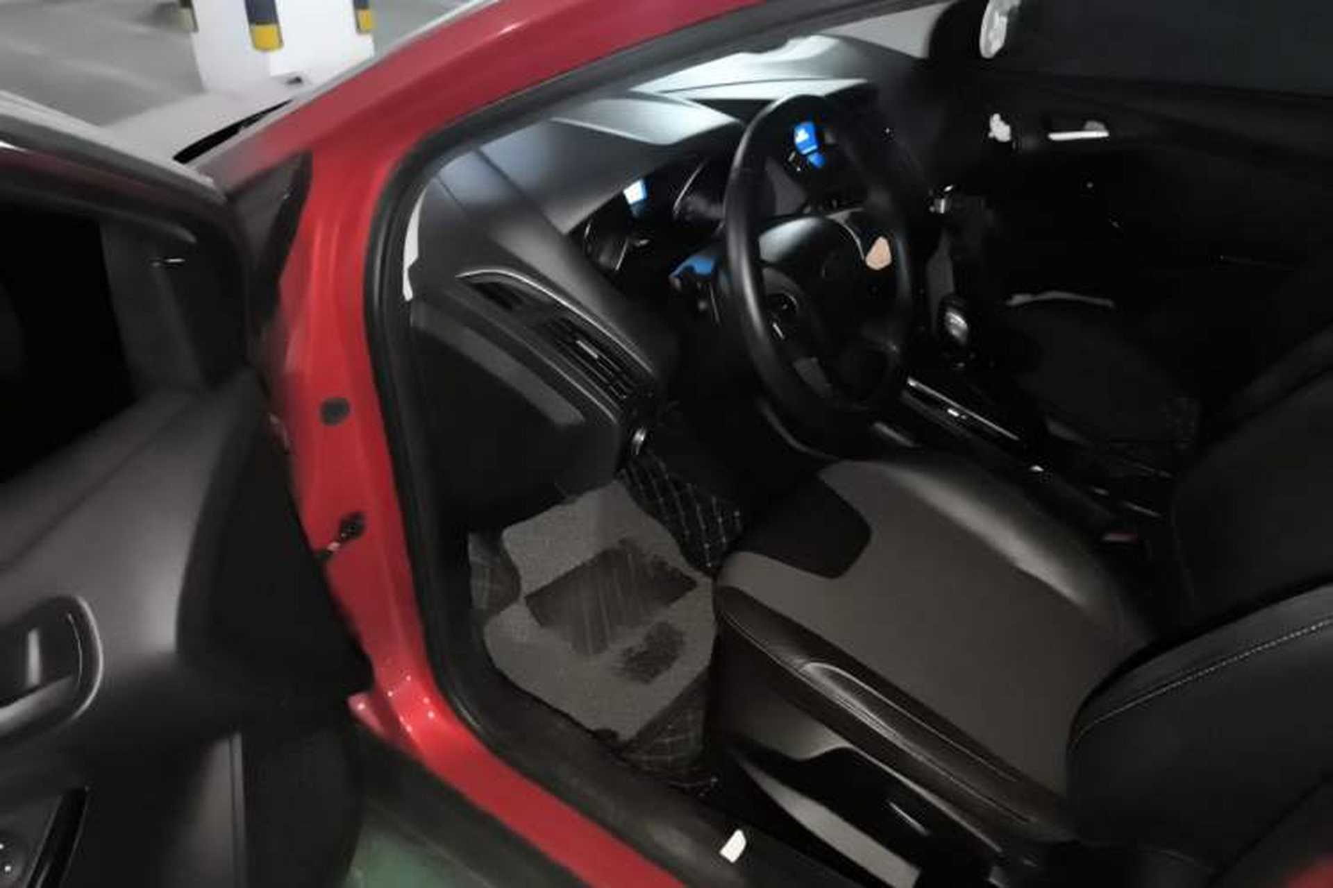 Used Ford Focus 2012 Hatchback 1.6L Automatic Fashion Edition Driver Seat
