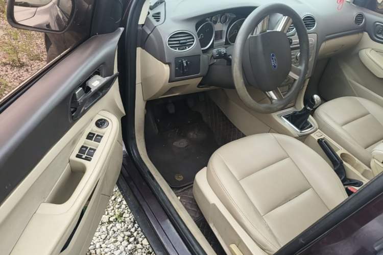 Used Ford Focus 2012 Sedan Classic 1.8L Manual Base Model Driver Seat