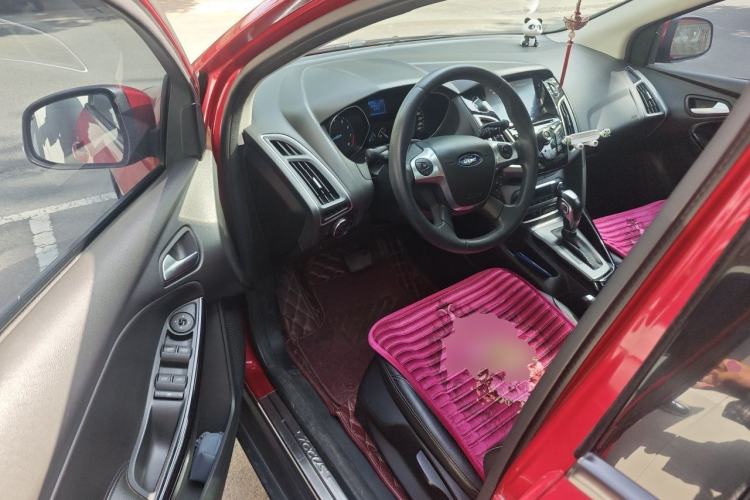 Used Ford Focus 2012 Hatchback 1.6L Automatic Fashion Edition Driver Seat