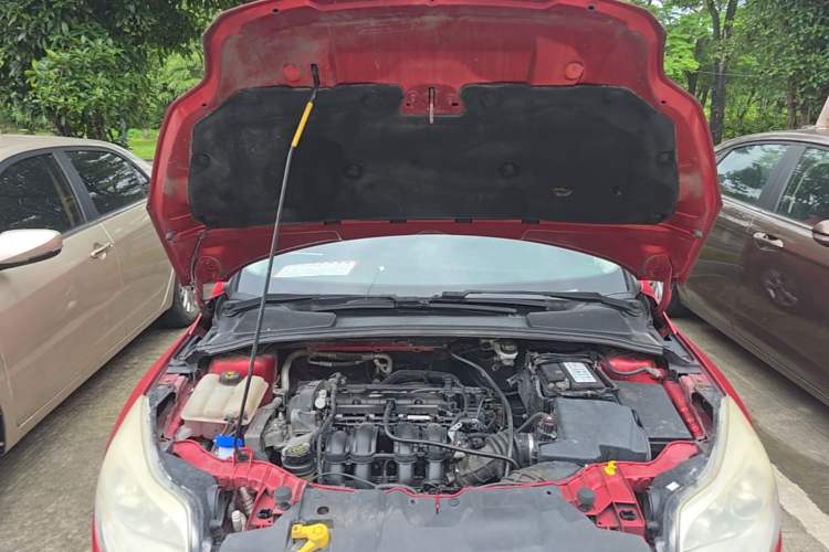 Used Ford Focus 2012 Sedan 1.6L Automatic Fashion Edition Engine Bay