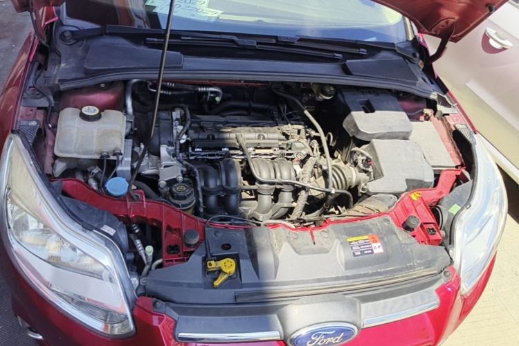 Used Ford Focus 2012 Sedan 1.6L Automatic Fashion Edition Engine Bay