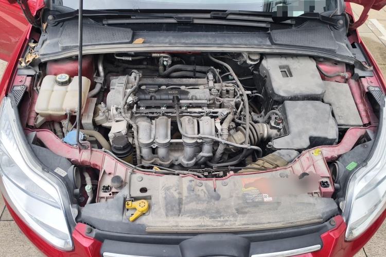 Used Ford Focus 2012 Hatchback 1.6L Automatic Fashion Edition Engine Bay