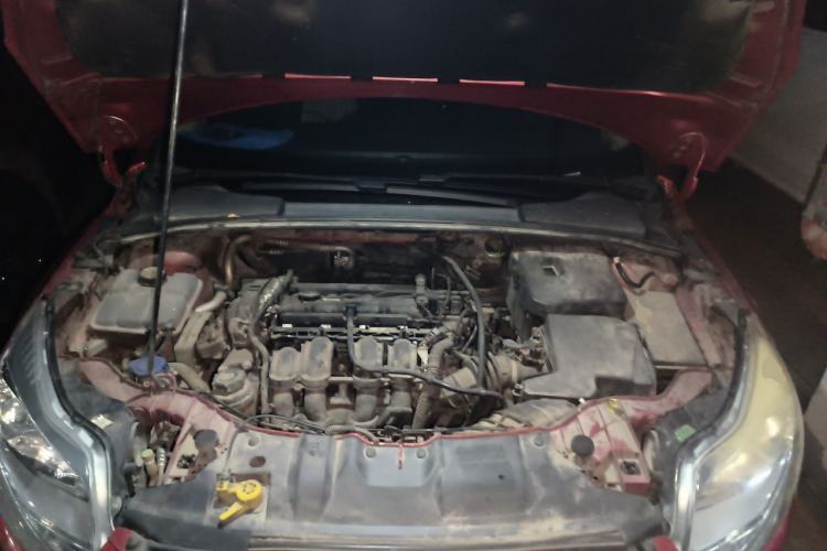 Used Ford Focus 2012 Sedan 1.6L Automatic Fashion Edition Engine Bay