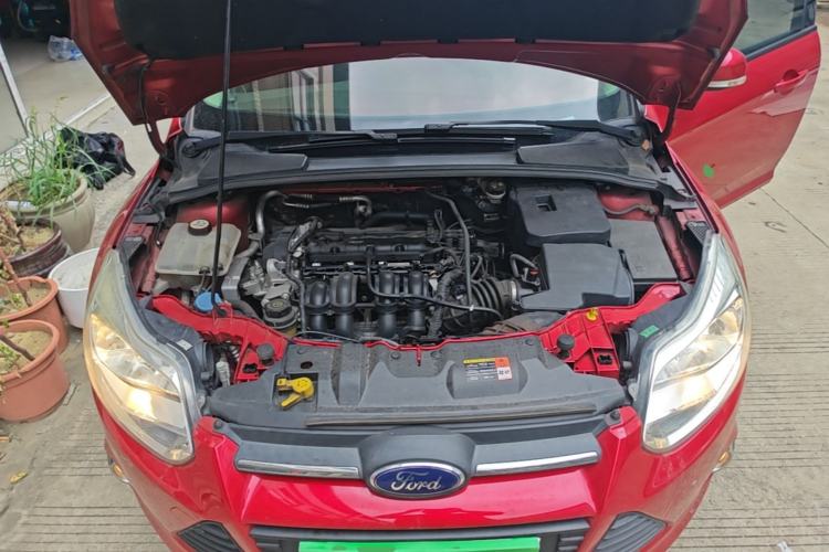 Used Ford Focus 2012 Sedan 1.6L Automatic Fashion Edition Engine Bay