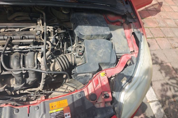 Used Ford Focus 2012 Hatchback 1.6L Automatic Comfort Model Engine Bay Left