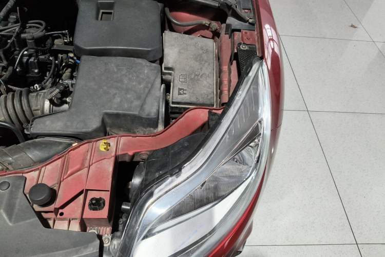 Used Ford Focus 2012 Hatchback 1.6L Automatic Fashion Edition Engine Bay Left