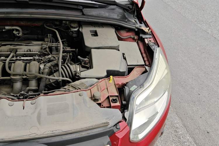 Used Ford Focus 2012 Sedan 1.6L Automatic Fashion Edition Engine Bay Left