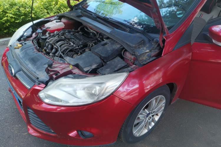Used Ford Focus 2012 Sedan 1.6L Automatic Comfort Model Engine Bay Left