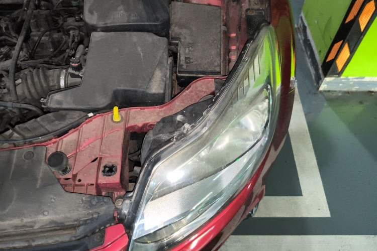 Used Ford Focus 2012 Hatchback 1.6L Automatic Fashion Edition Engine Bay Left