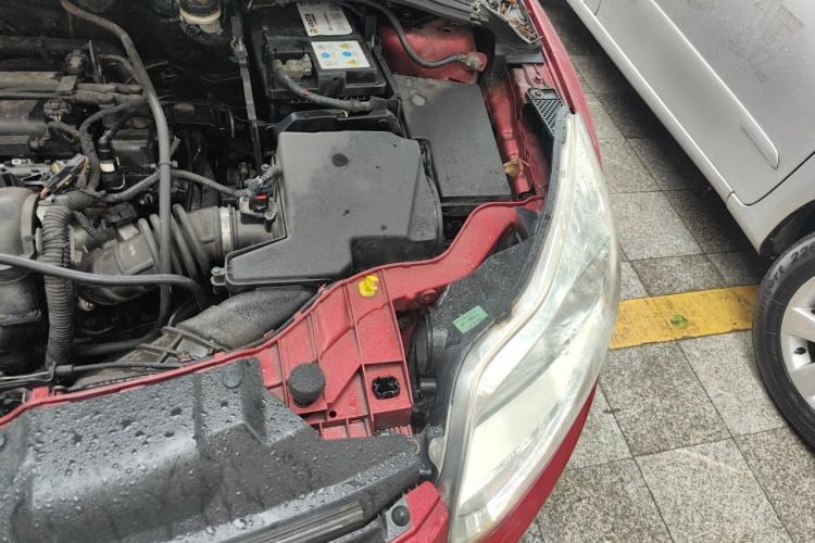 Used Ford Focus 2012 Hatchback 1.6L Automatic Fashion Edition Engine Bay Left