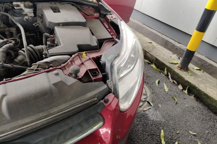 Used Ford Focus 2012 Sedan 1.6L Automatic Comfort Model Engine Bay Left