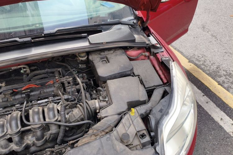 Used Ford Focus 2012 Hatchback 1.6L Automatic Fashion Edition Engine Bay Left