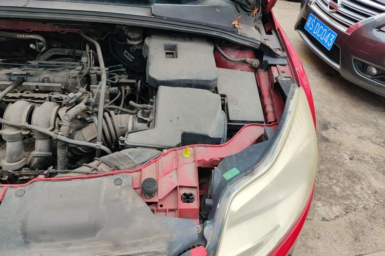 Used Ford Focus 2012 Hatchback 1.6L Automatic Comfort Model Engine Bay Left