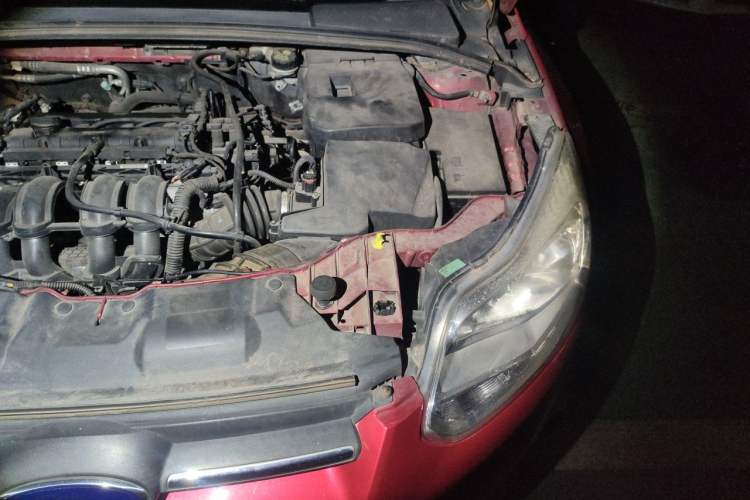 Used Ford Focus 2012 Hatchback 1.6L Automatic Comfort Model Engine Bay Left